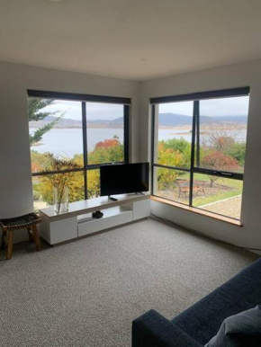 Apartment minutes to Lake